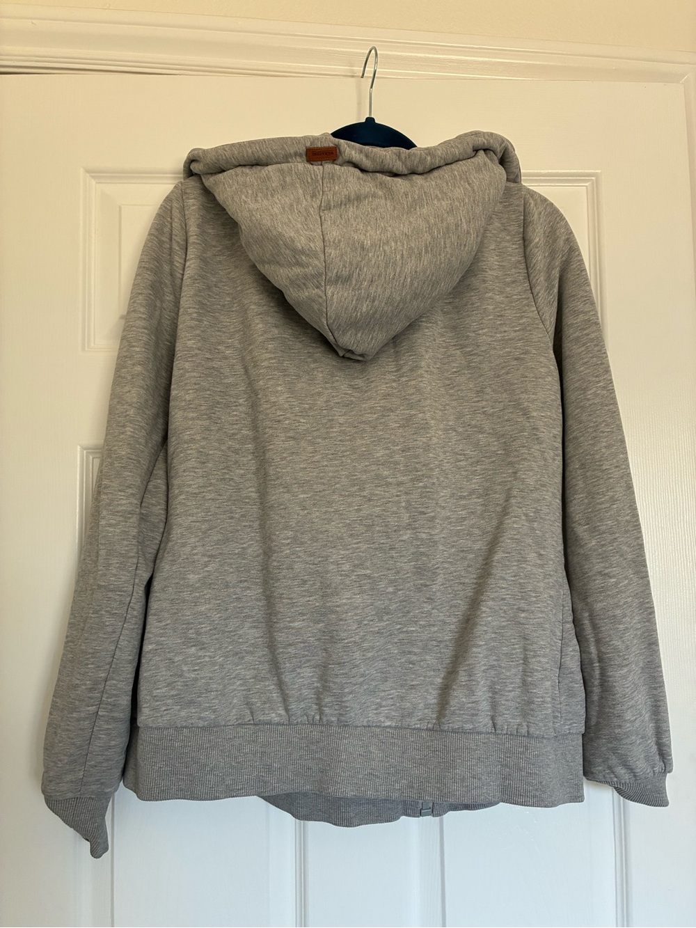 Wanakome Heather Gray Quilted-Collar Zip Hoodie with White Trim - Picture 3 of 5